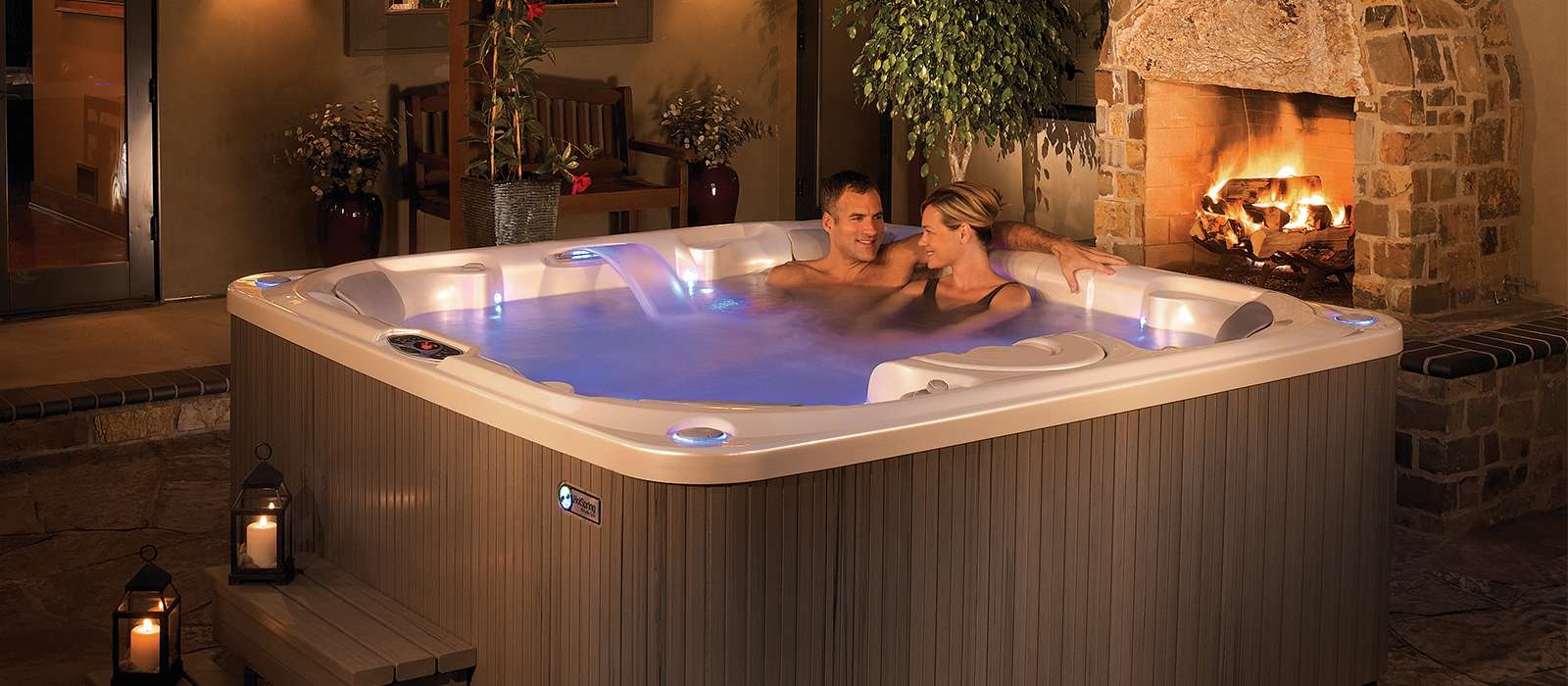 Create ambience in the Pulse hot tub with the tranquil sounds of the Vidro® backlit waterfall, which enhances every hot tub experience.